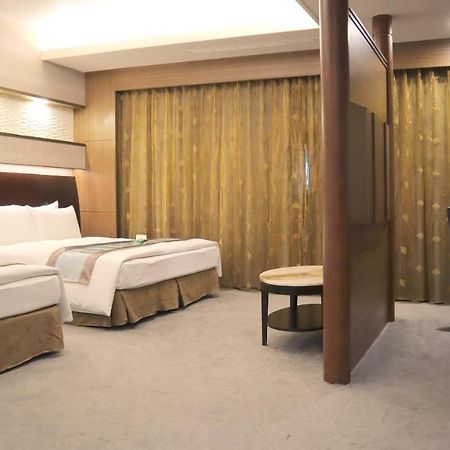 Ho Fong Business Stay Fengyuan Extérieur photo