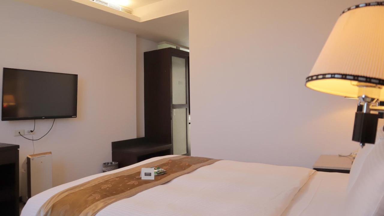 Ho Fong Business Stay Fengyuan Extérieur photo
