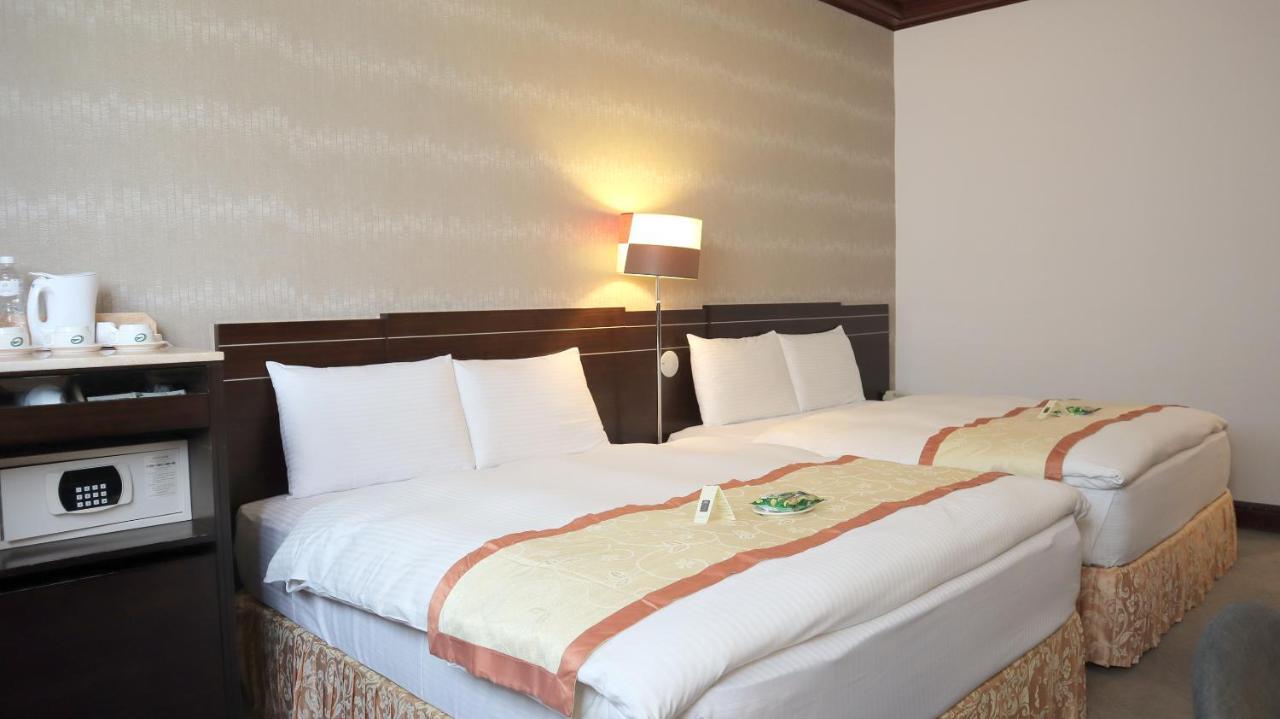 Ho Fong Business Stay Fengyuan Extérieur photo