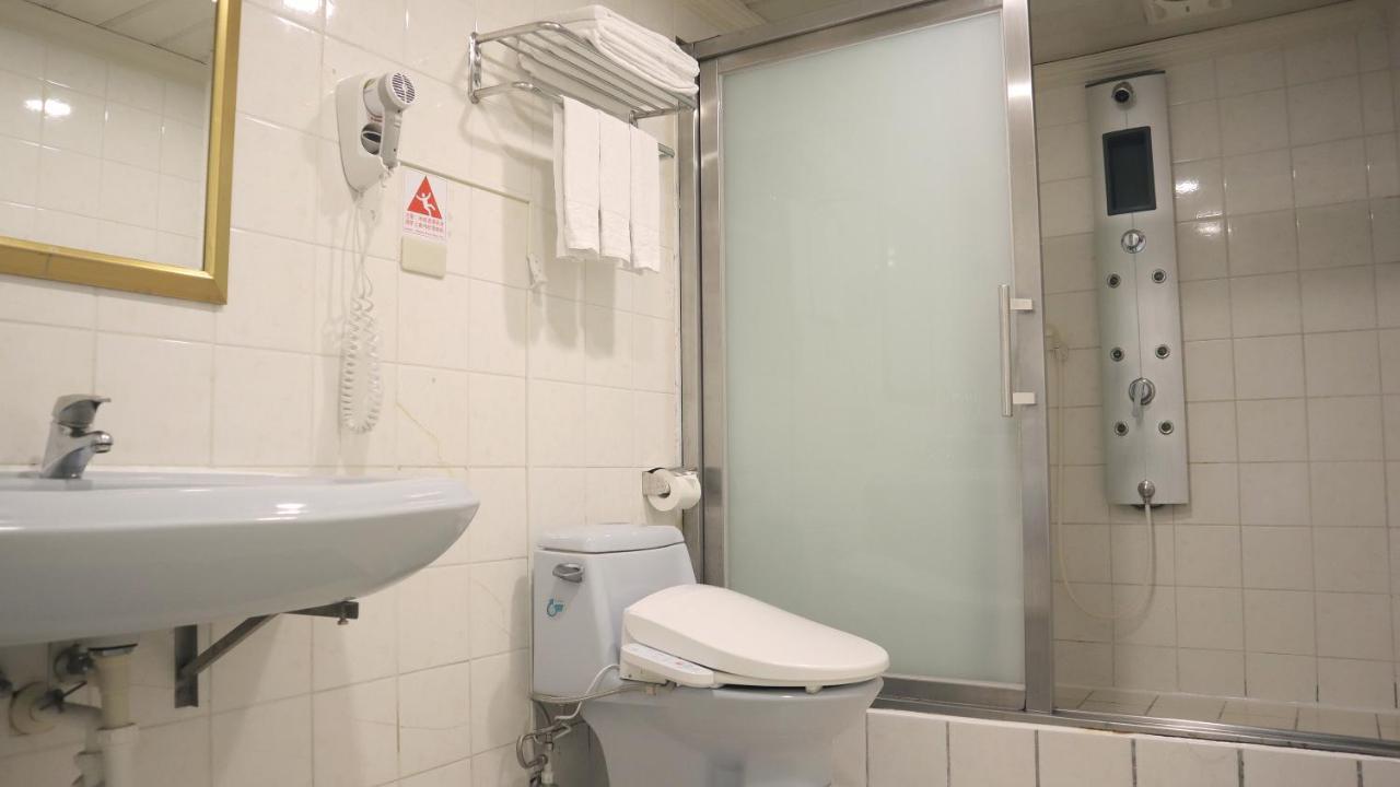 Ho Fong Business Stay Fengyuan Extérieur photo