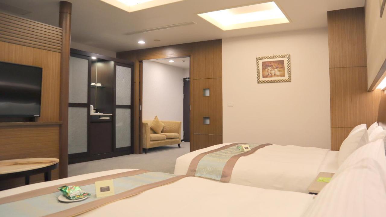 Ho Fong Business Stay Fengyuan Extérieur photo